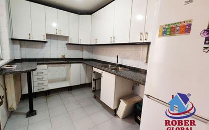 Kitchen of Flat for sale in Salamanca Capital  with Heating and Storage room