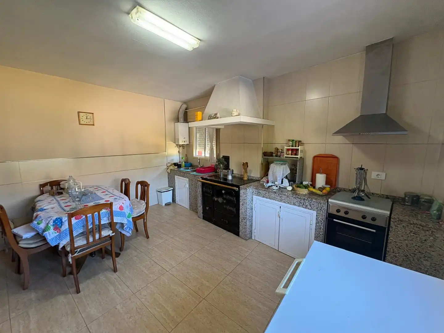 Cocina de Casa o chalet en venta en Covelo con Jardín privado, Trastero y Amueblado