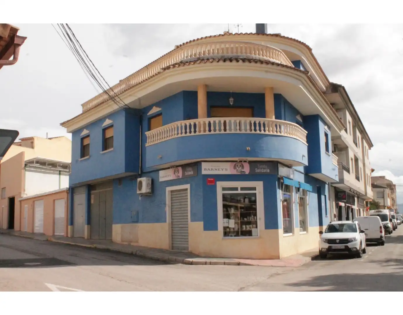Vista exterior de Casa adosada en venta en El Pinós / Pinoso