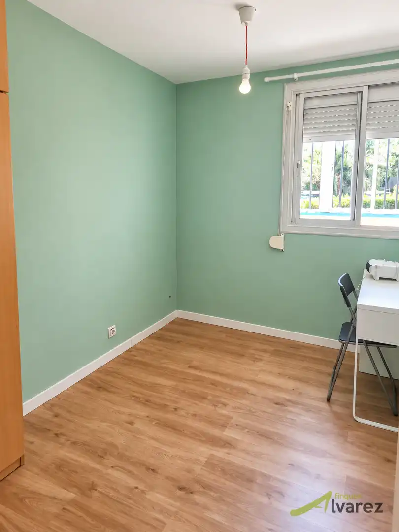 Piso con terraza en venta en Avinguda del Cantábric, imagen 5