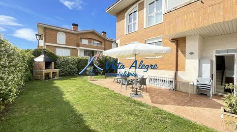 Foto 5 de Casa adosada en venta en Travesía de San Blas, Zarratón, La Rioja