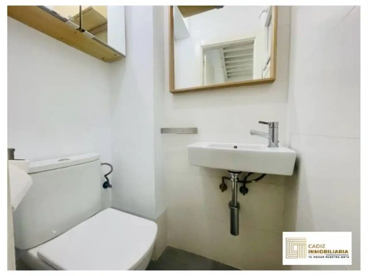 Badezimmer von Wohnung zur Miete in Cádiz