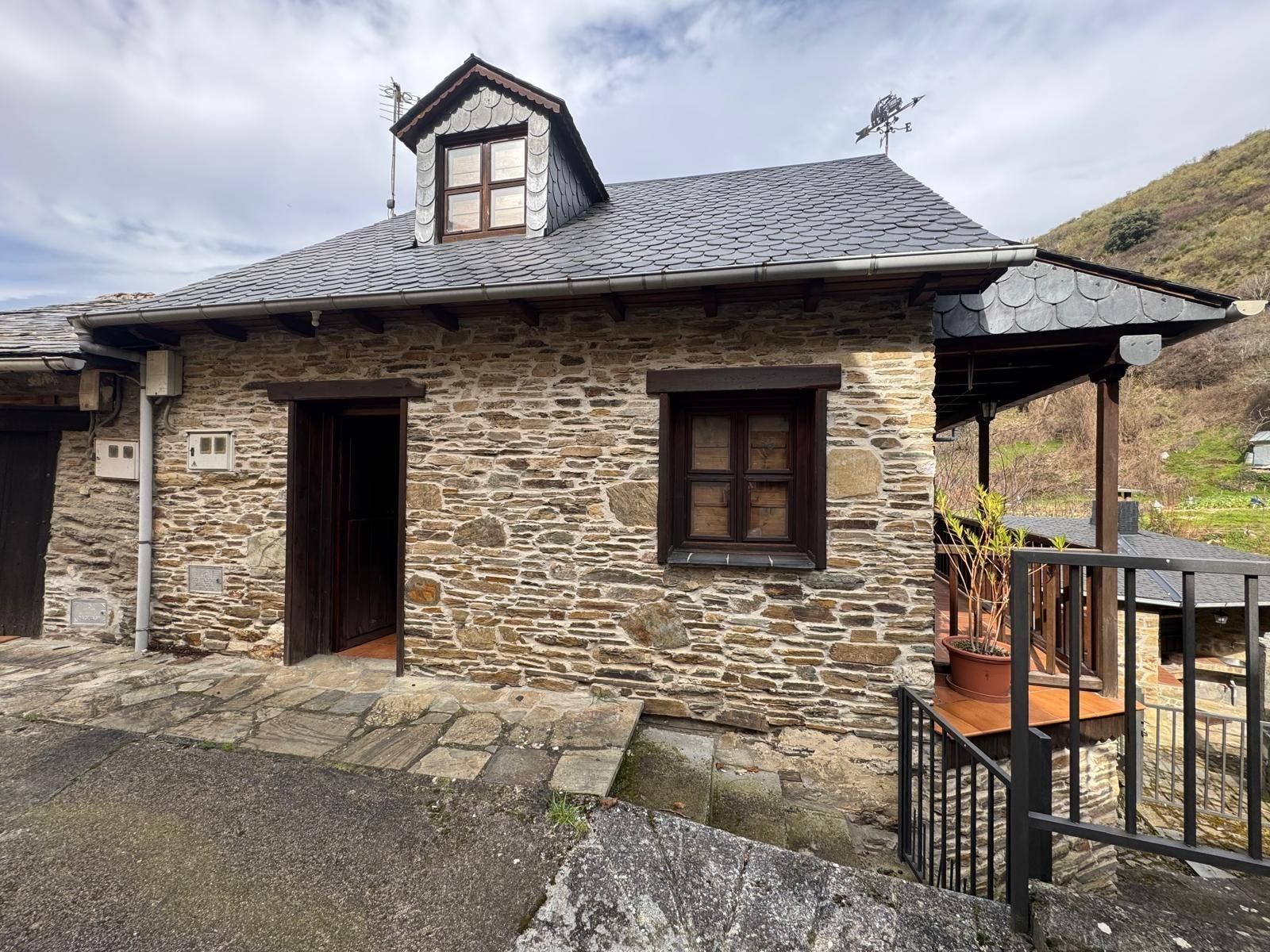 Exterior view of Country house for sale in Ponferrada  with Heating