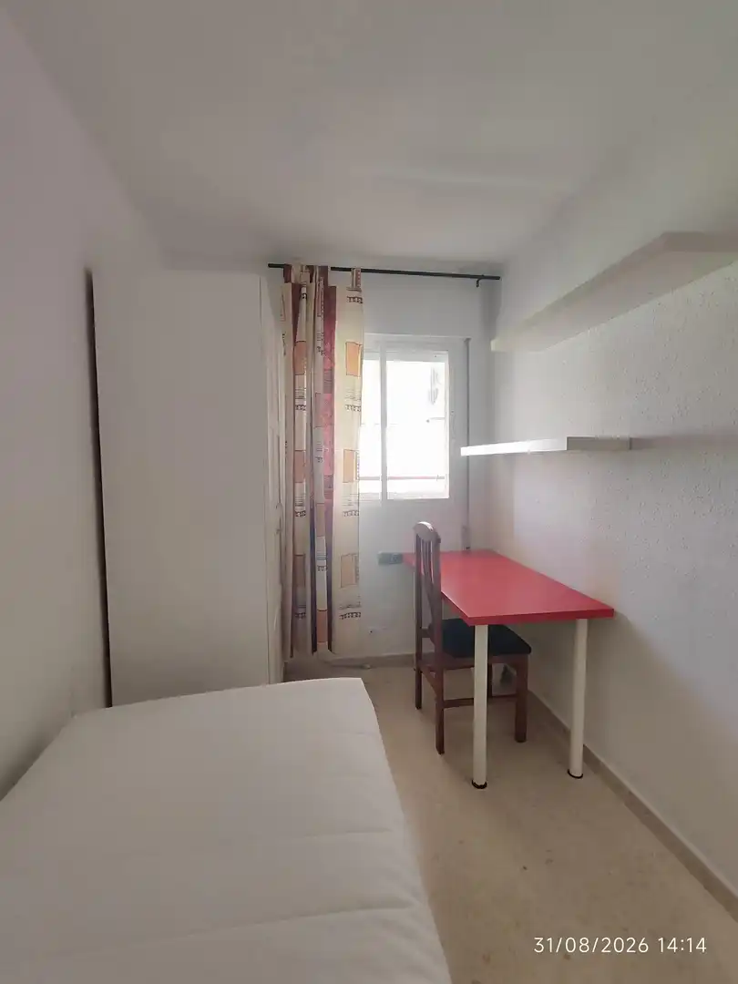 Habitación de Piso de alquiler en Málaga con Aire acondicionado, Terraza y Amueblado