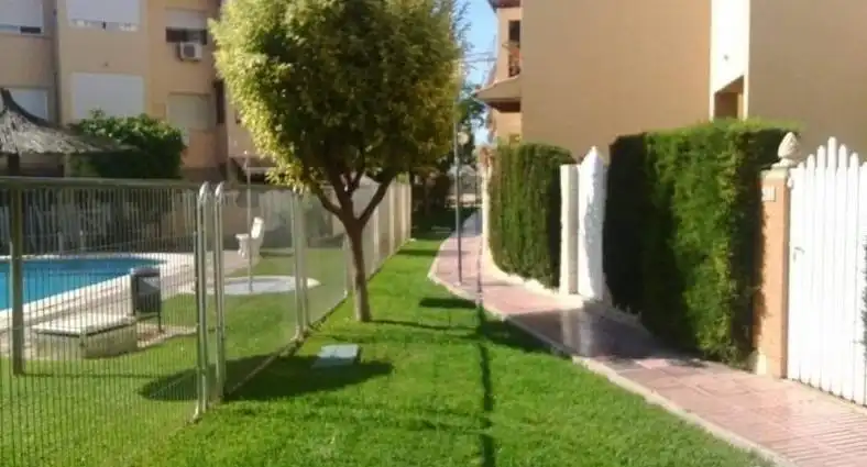 Außenansicht von Haus oder Chalet zum Verkauf in San Vicente del Raspeig / Sant Vicent del Raspeig mit Klimaanlage, Terrasse und Balkon