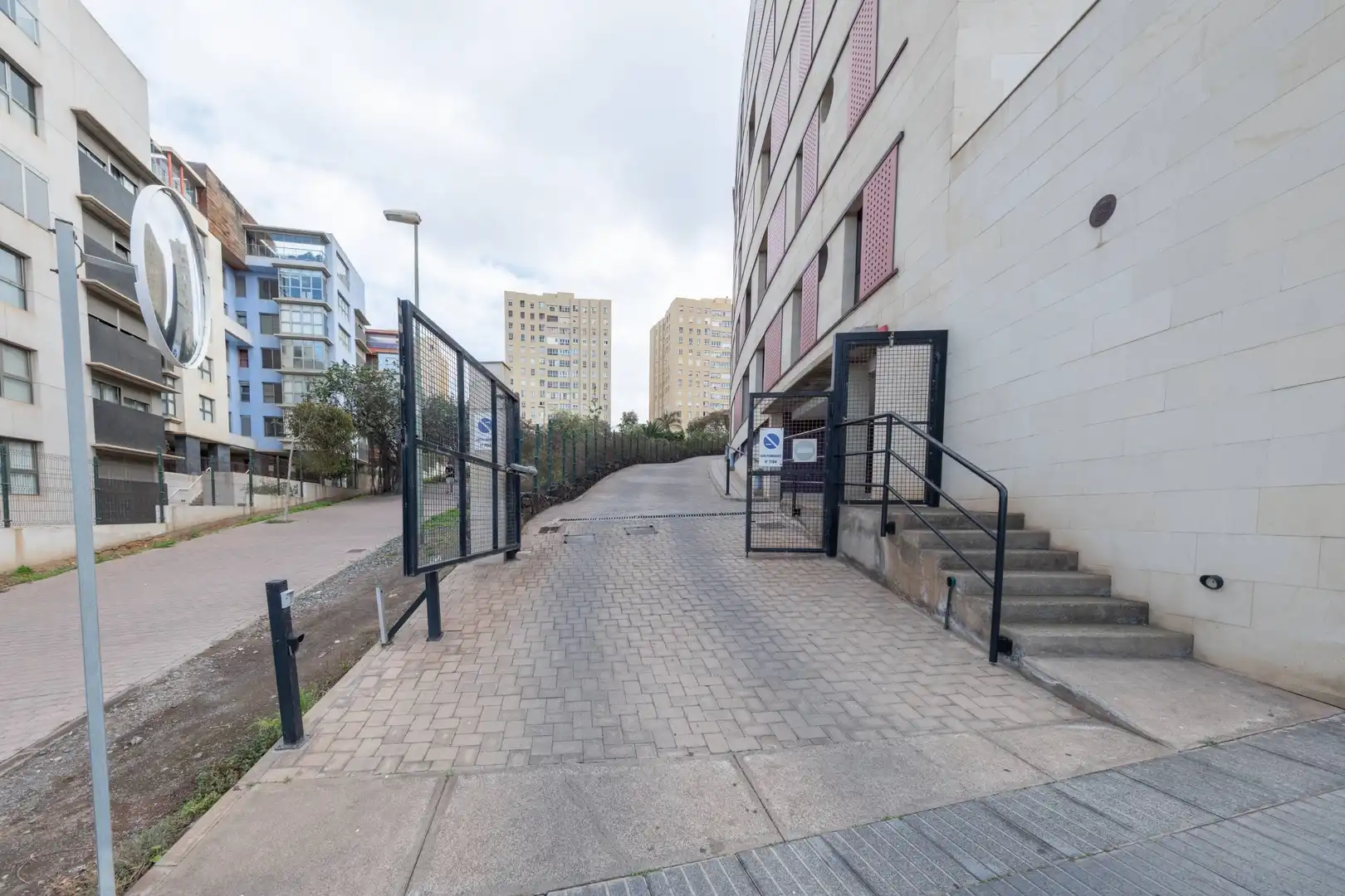 Aparcament de Pis en venda en Las Palmas de Gran Canaria amb Jardí privat i Traster