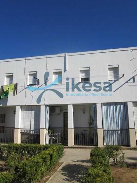 Exterior view of Single-family semi-detached for sale in Moguer