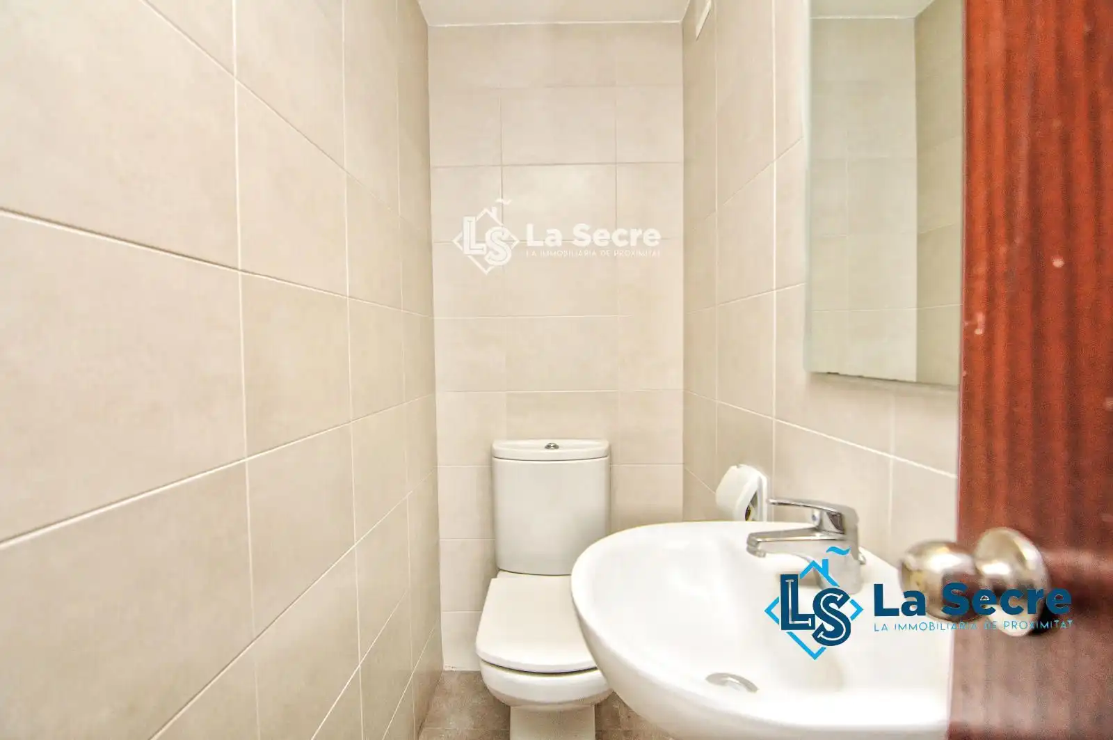 Baño de Piso en venta en Martorell con Aire acondicionado y Calefacción