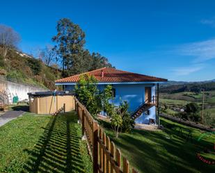 Vista exterior de Casa o xalet en venda en Villaviciosa amb Calefacció, Terrassa i Traster