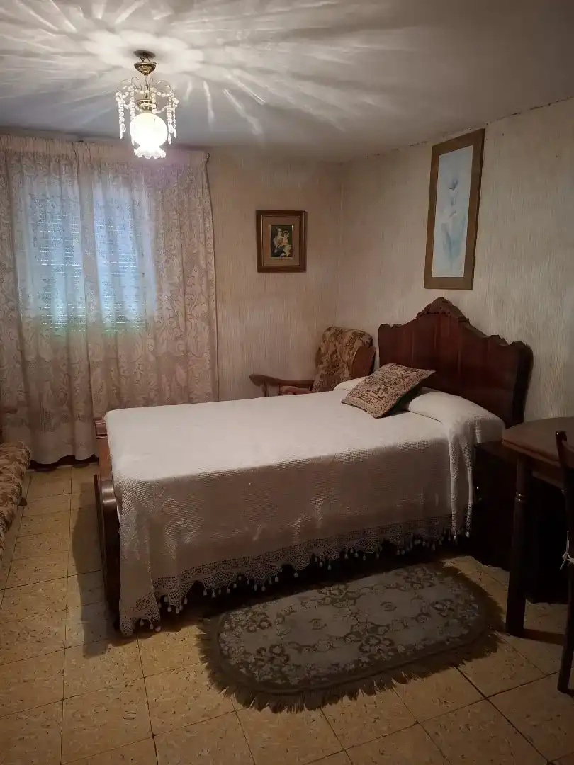 Dormitori de Casa adosada en venda en Burgos amb Traster