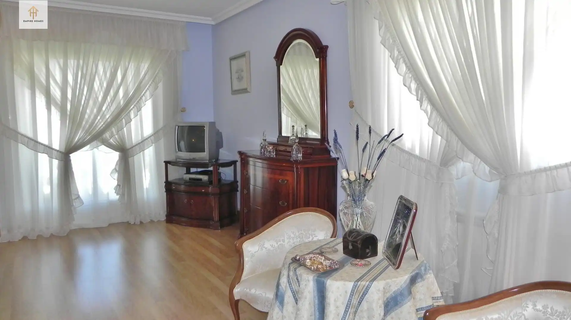 Dormitori de Casa o xalet en venda en Cáceres amb Aire condicionat, Calefacció i Jardí privat