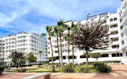 Vista exterior de Apartament en venda en Marbella