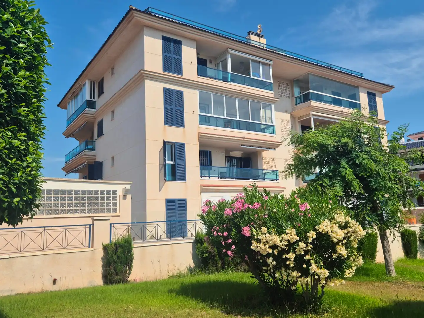 Exterior view of Flat for sale in Torrevieja  with Air Conditioner, Terrace and Storage room