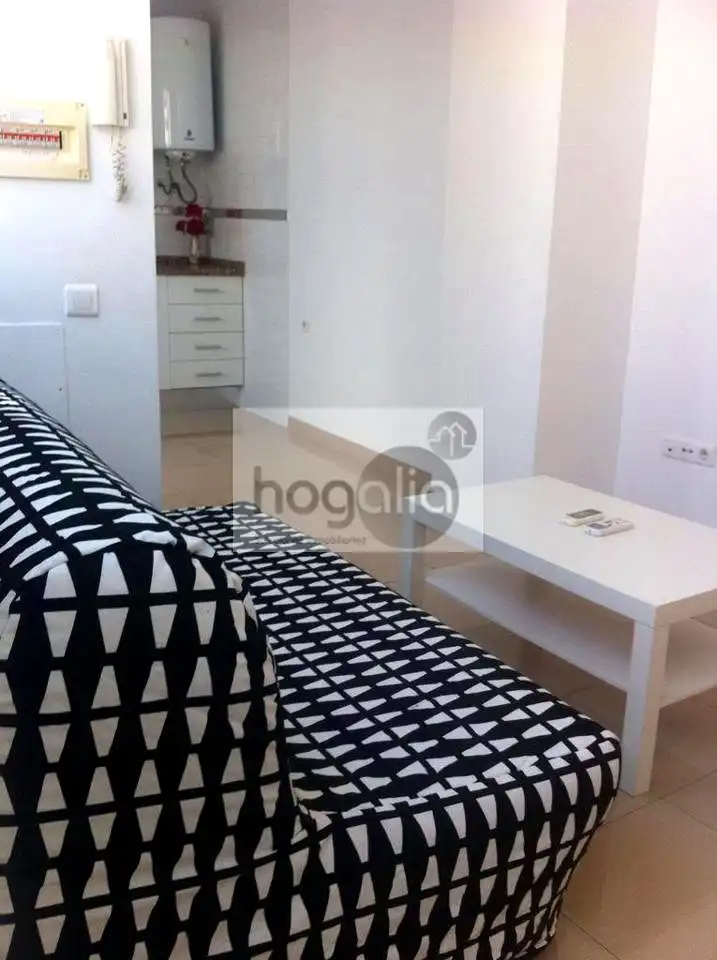 Habitación de Ático de alquiler en Sevilla con Aire acondicionado, Terraza y Amueblado