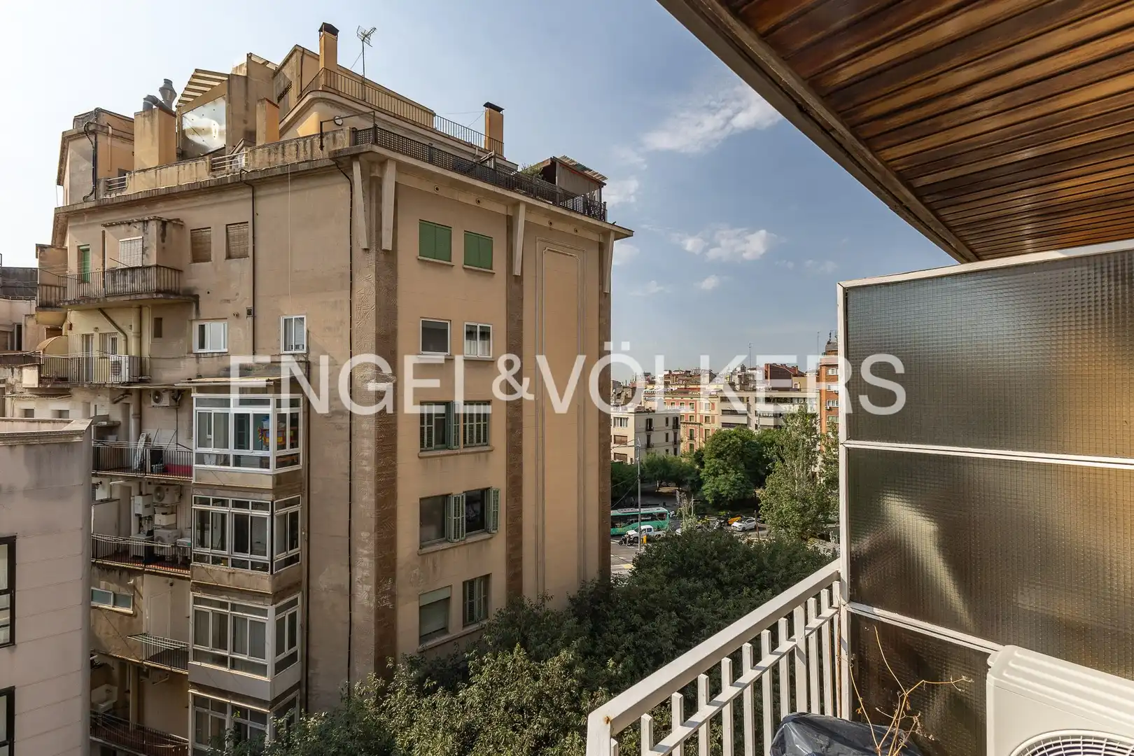 Vista exterior de Piso de alquiler en Barcelona con Aire acondicionado, Calefacción y Parquet