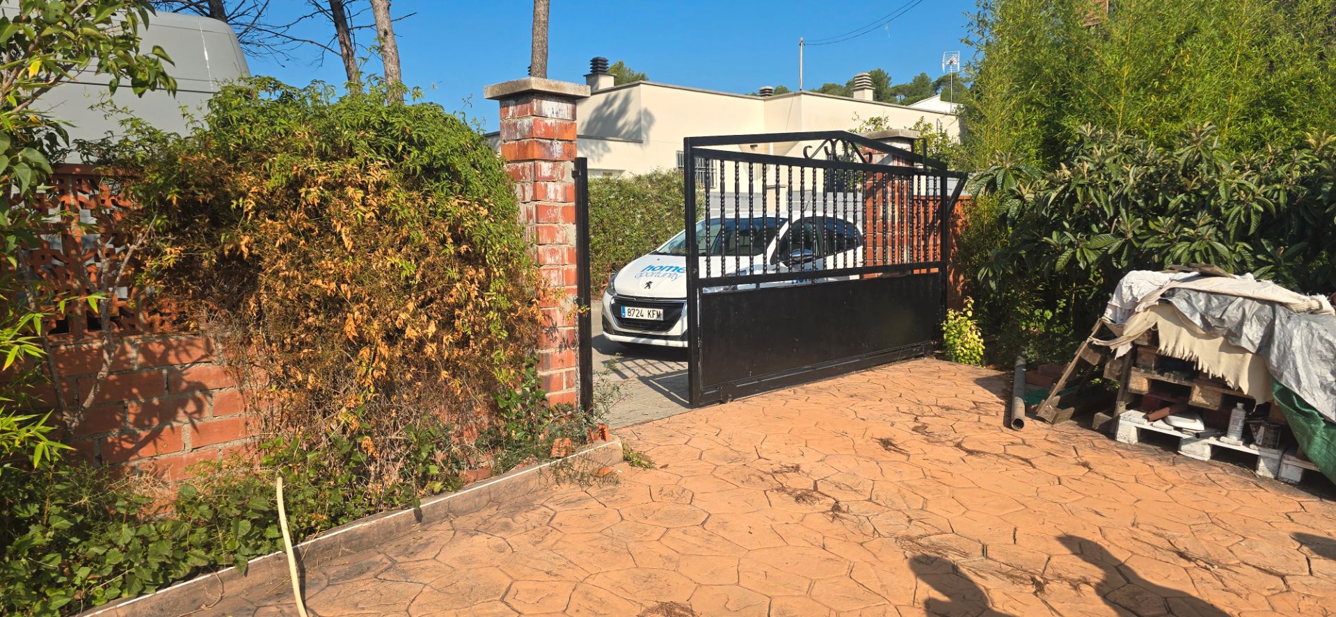 Parking of House or chalet for sale in Rubí  with Air Conditioner, Heating and Furnished