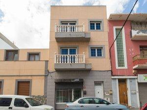 Vista exterior de Casa adosada en venda en Las Palmas de Gran Canaria amb Terrassa, Traster i Balcó