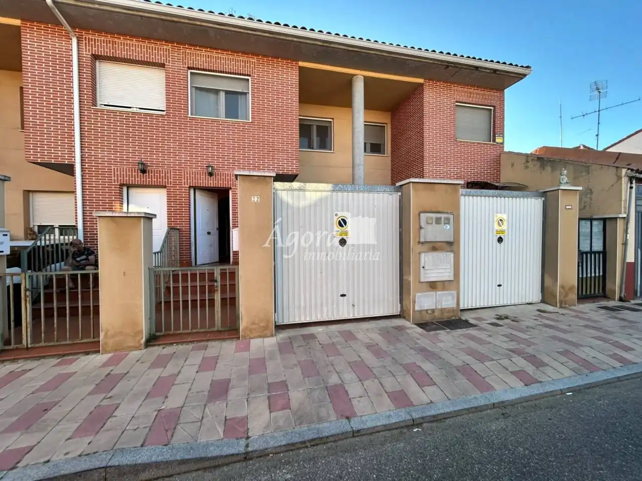 Vista exterior de Casa adosada en venta en Valladolid con Calefacción y Jardín privado