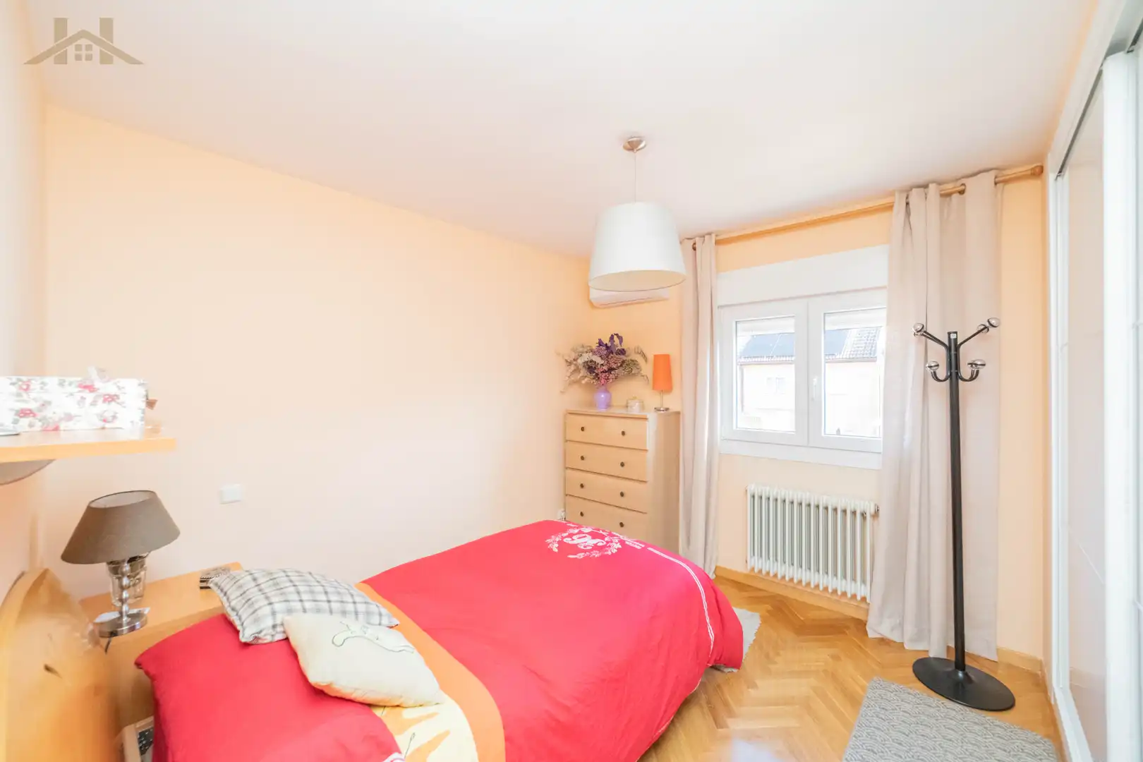 Bedroom of Detached homes for sale in Móstoles  with Air Conditioner, Heating and Private garden