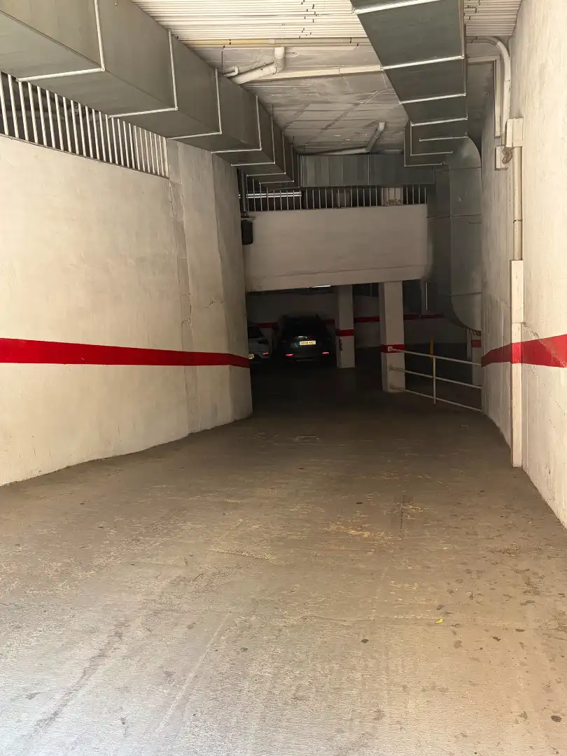 Individuel avec ascenseur à louer à Carrer d'Amposta