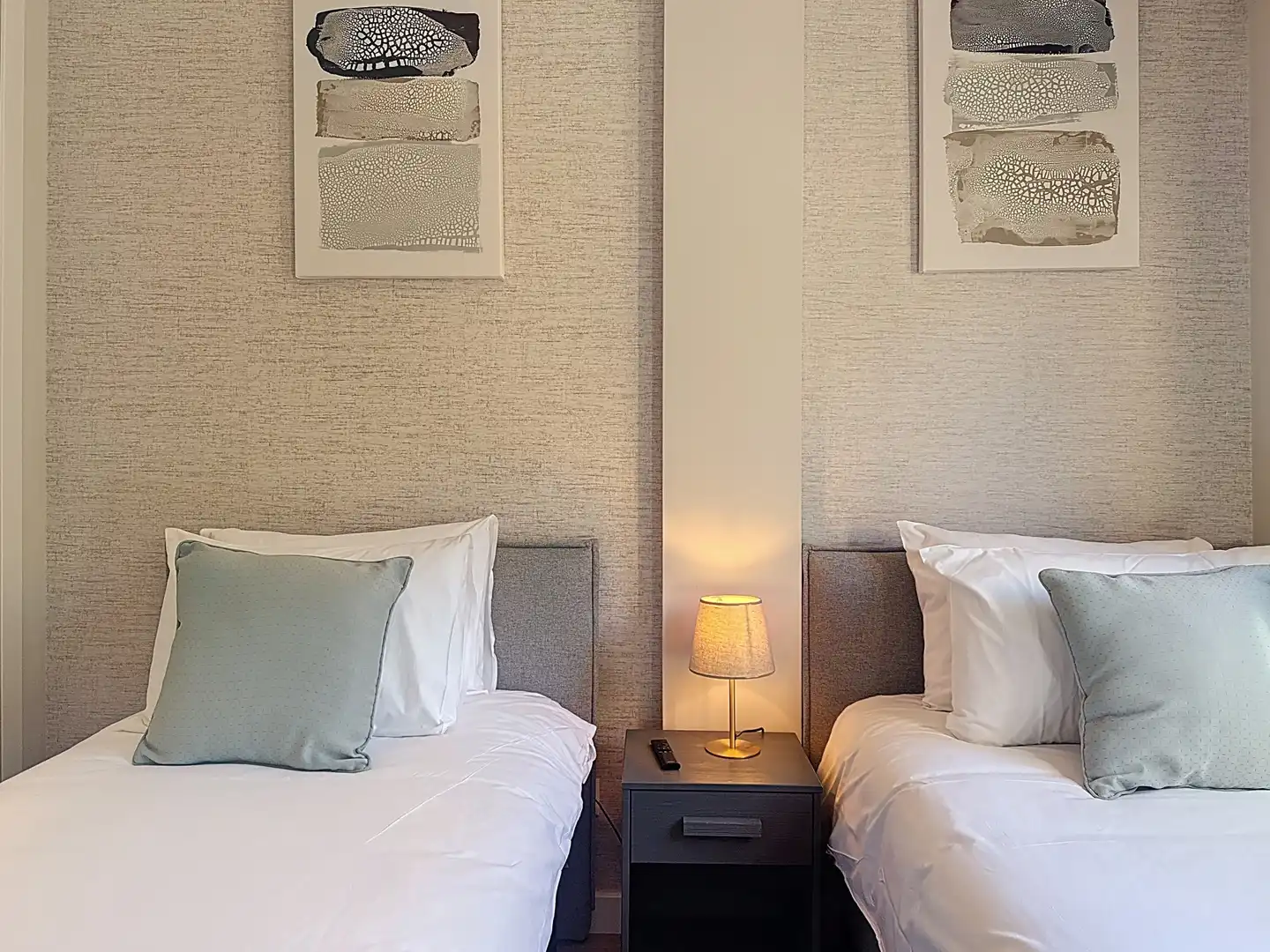 Bedroom of Apartments for sale in Benahavís  with Air Conditioner, Terrace and Swimming Pool