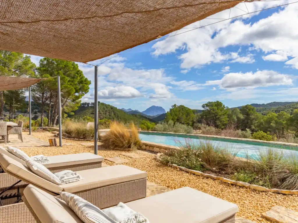 Terrassa de Casa o xalet en venda en Torremanzanas / La Torre de les Maçanes amb Aire condicionat, Jardí privat i Piscina