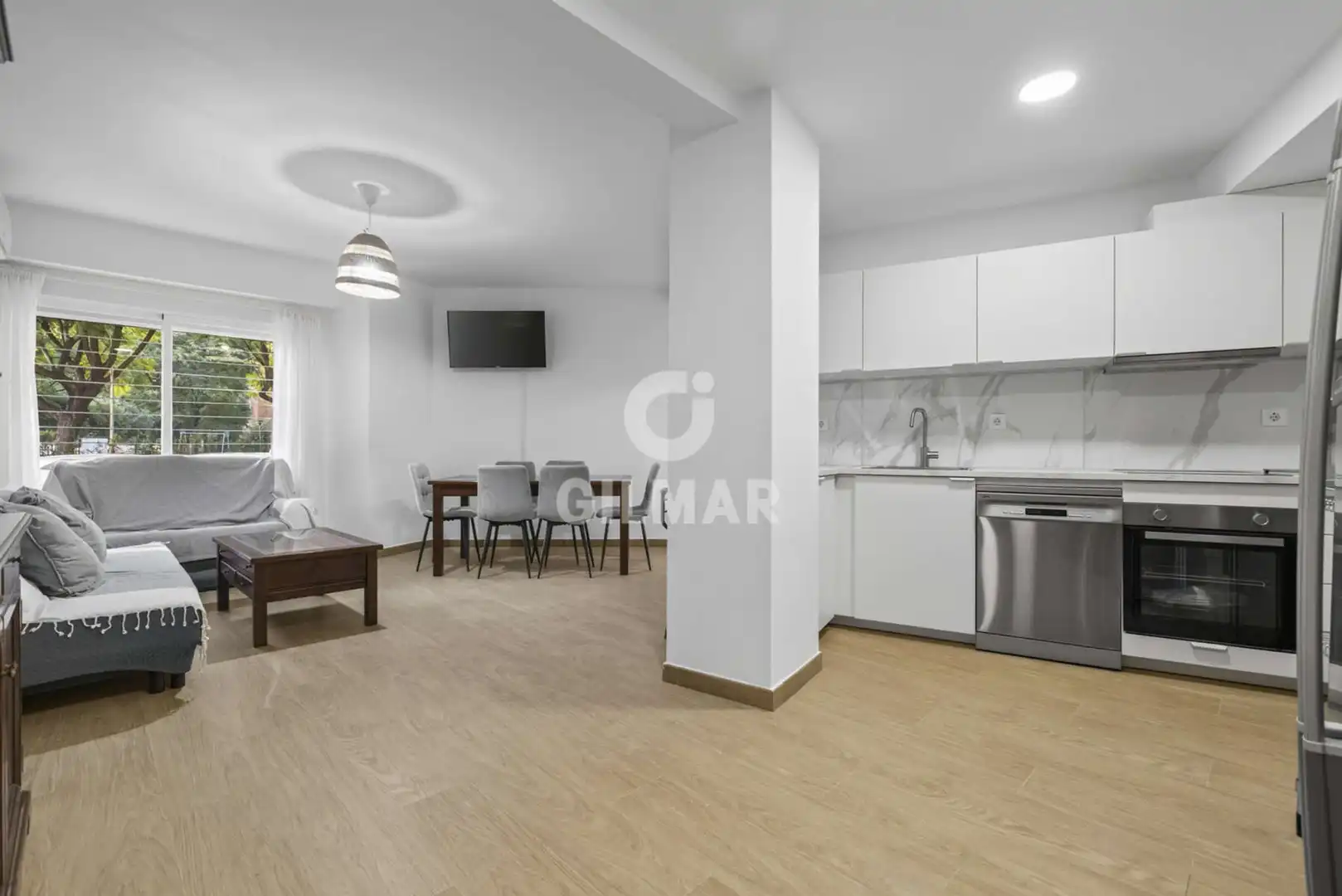 Habitación de Piso en venta en Sevilla con Calefacción y Jardín privado