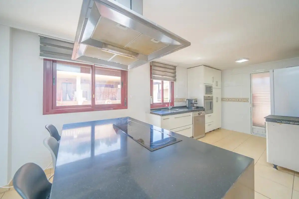 Cuina de Casa adosada en venda en La Nucia amb Aire condicionat, Calefacció i Terrassa