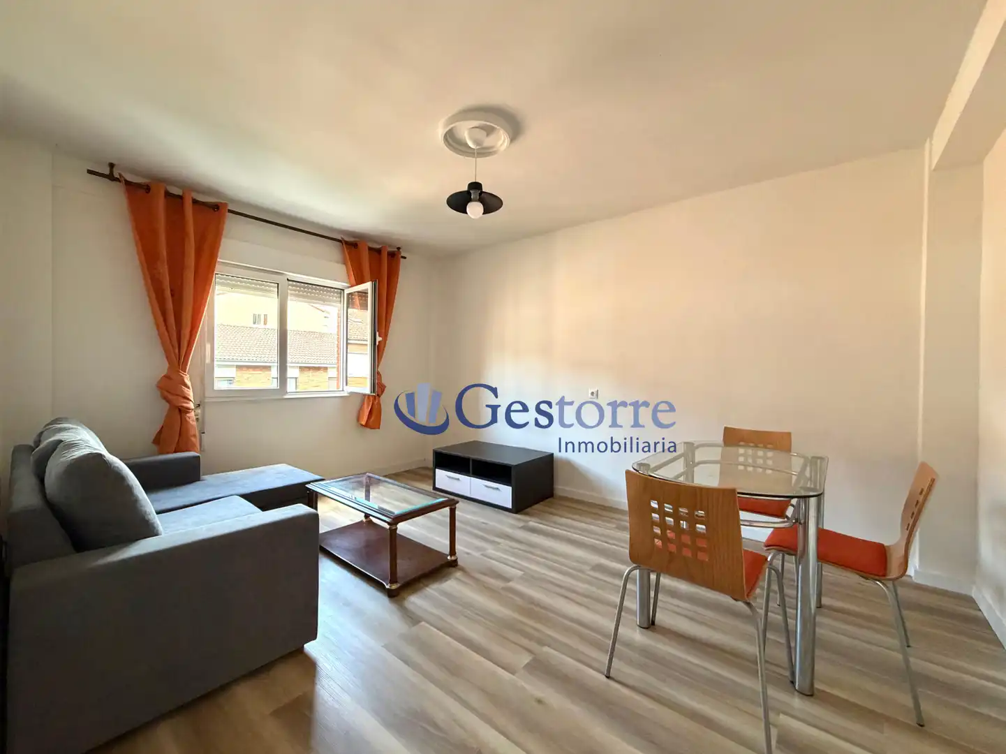 Flat for rent in Oviedo - CL VICTOR HEVIA, Vallobín