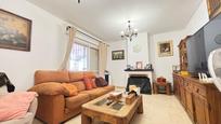 Sala d'estar de Casa o xalet en venda en Los Barrios amb Jardí privat i Terrassa