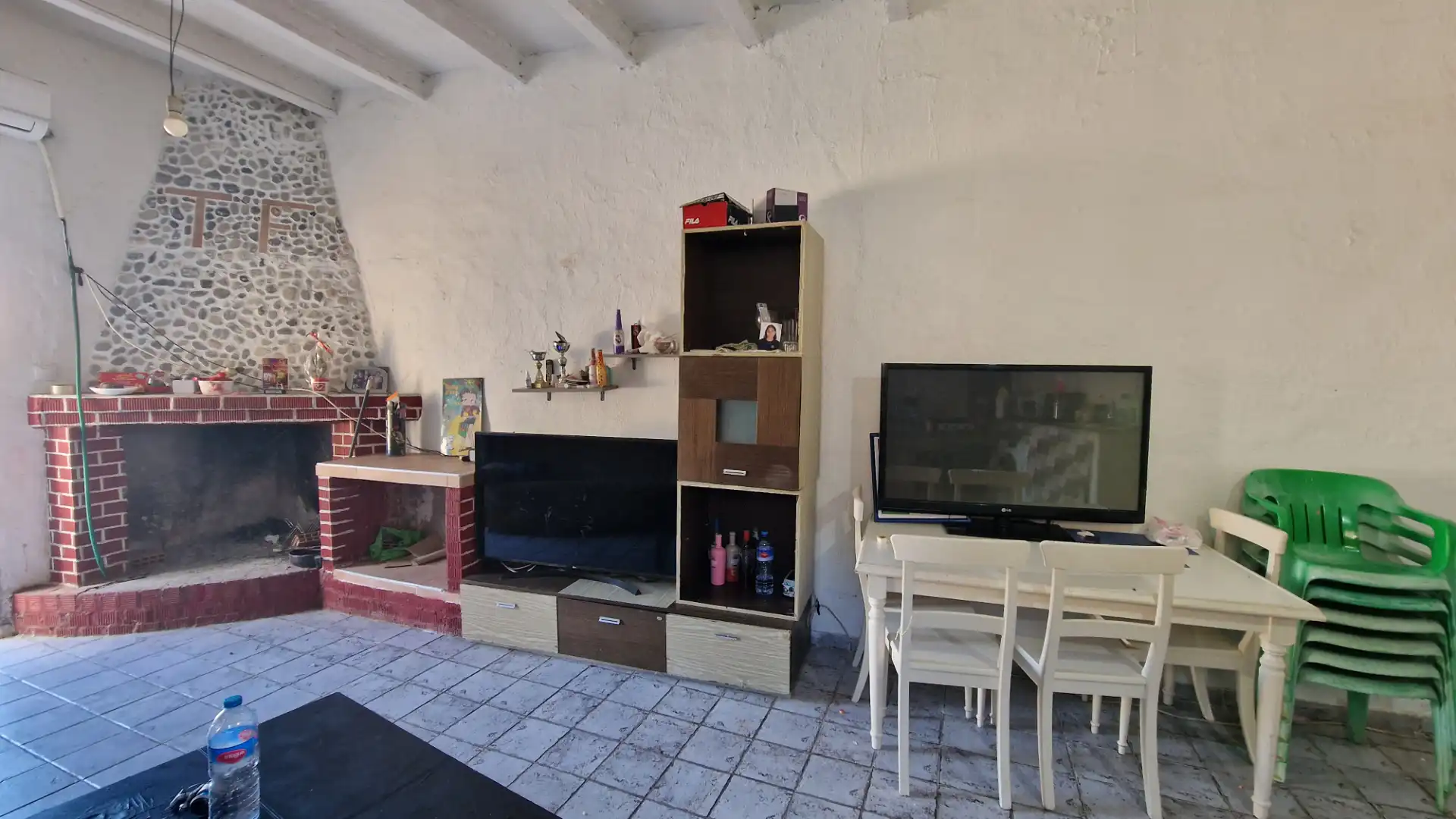 Sala d'estar de Finca rústica en venda en Instinción amb Aire condicionat, Jardí privat i Traster