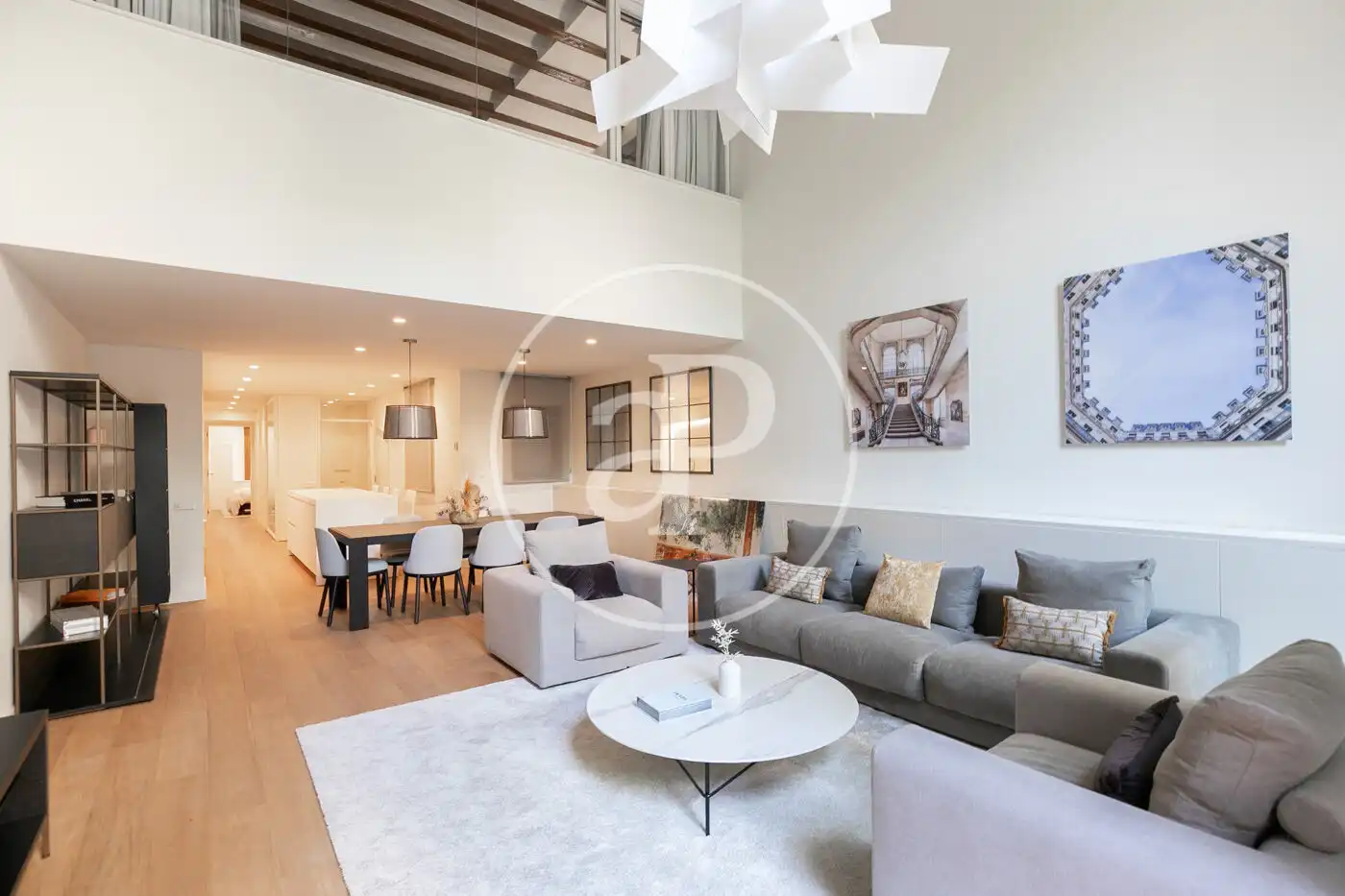 Sala d'estar de Dúplex en venda en Barcelona amb Aire condicionat, Calefacció i Jardí privat