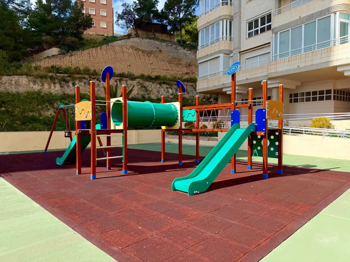 Vista exterior de Apartamento en venta en Benidorm con Aire acondicionado, Jardín privado y Amueblado