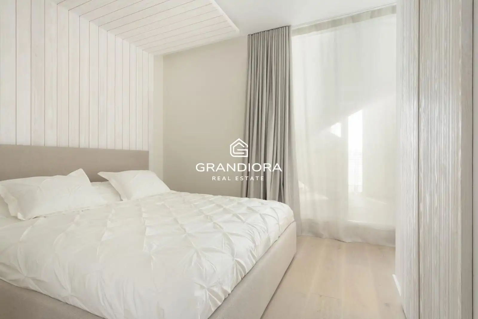 Habitación de Ático en venta en Barcelona con Terraza, Amueblado y Alarma