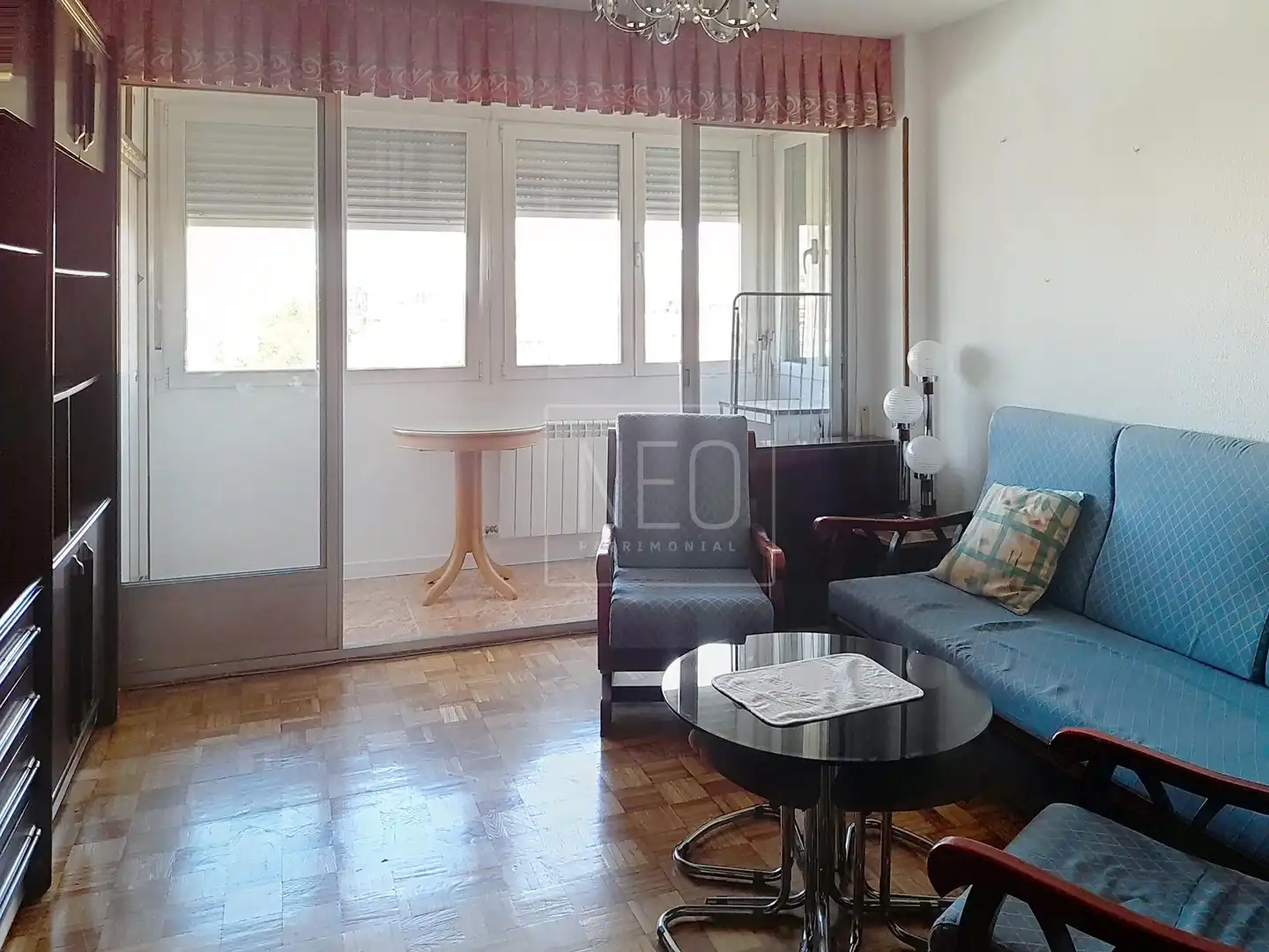 Sala d'estar de Pis en venda en Madrid amb Calefacció, Parquet i Terrassa