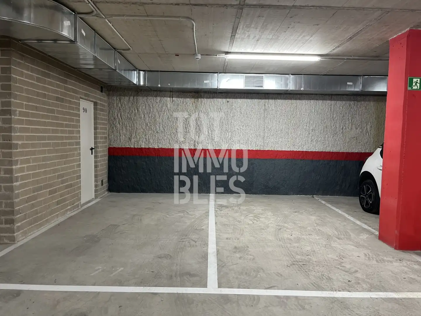 Parkplatz von Wohnung zur Miete in Girona mit Klimaanlage, Heizung und Schwimmbad