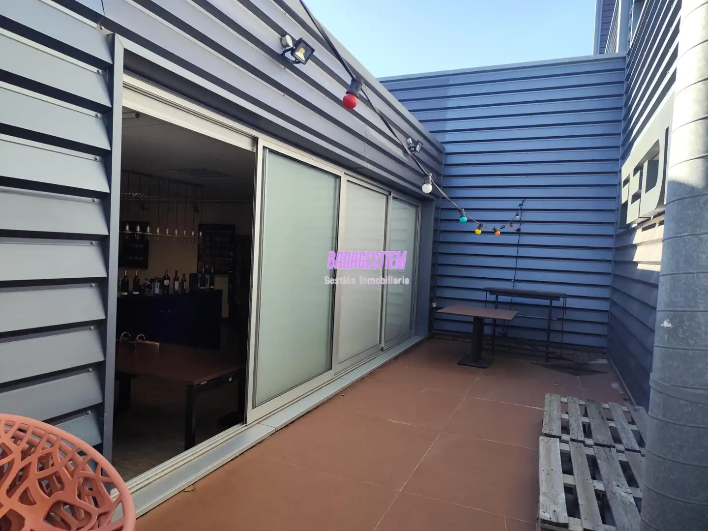 Terrasse von Fabrikhallen zur Miete in Badalona