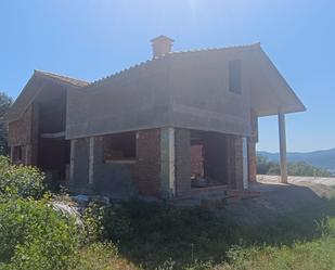 Vista exterior de Casa o xalet en venda en Montagut i Oix amb Terrassa i Balcó