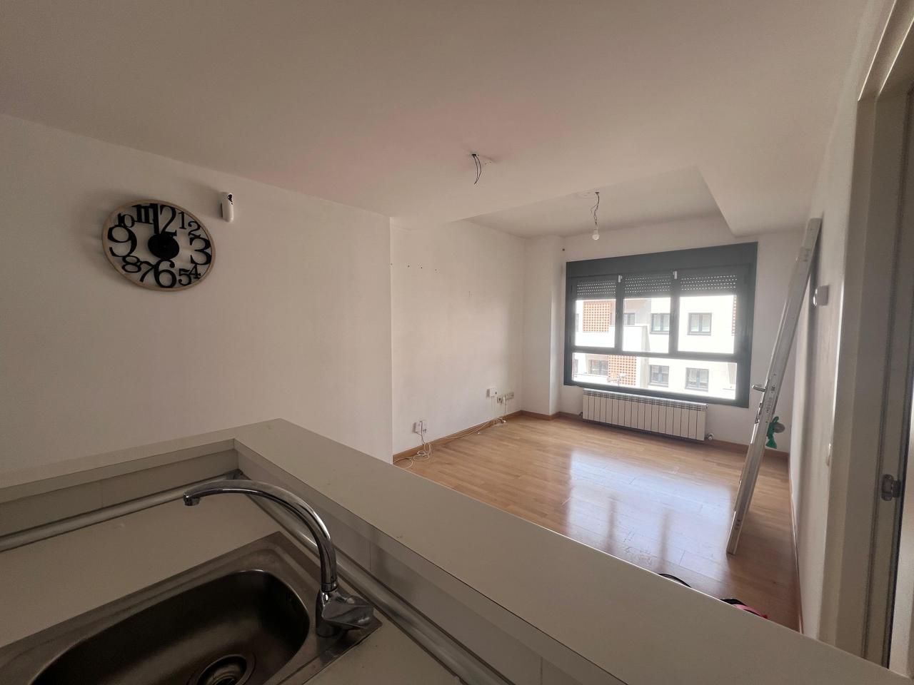 Dormitori de Apartament en venda en  Madrid Capital amb Calefacció, Parquet i Alarma