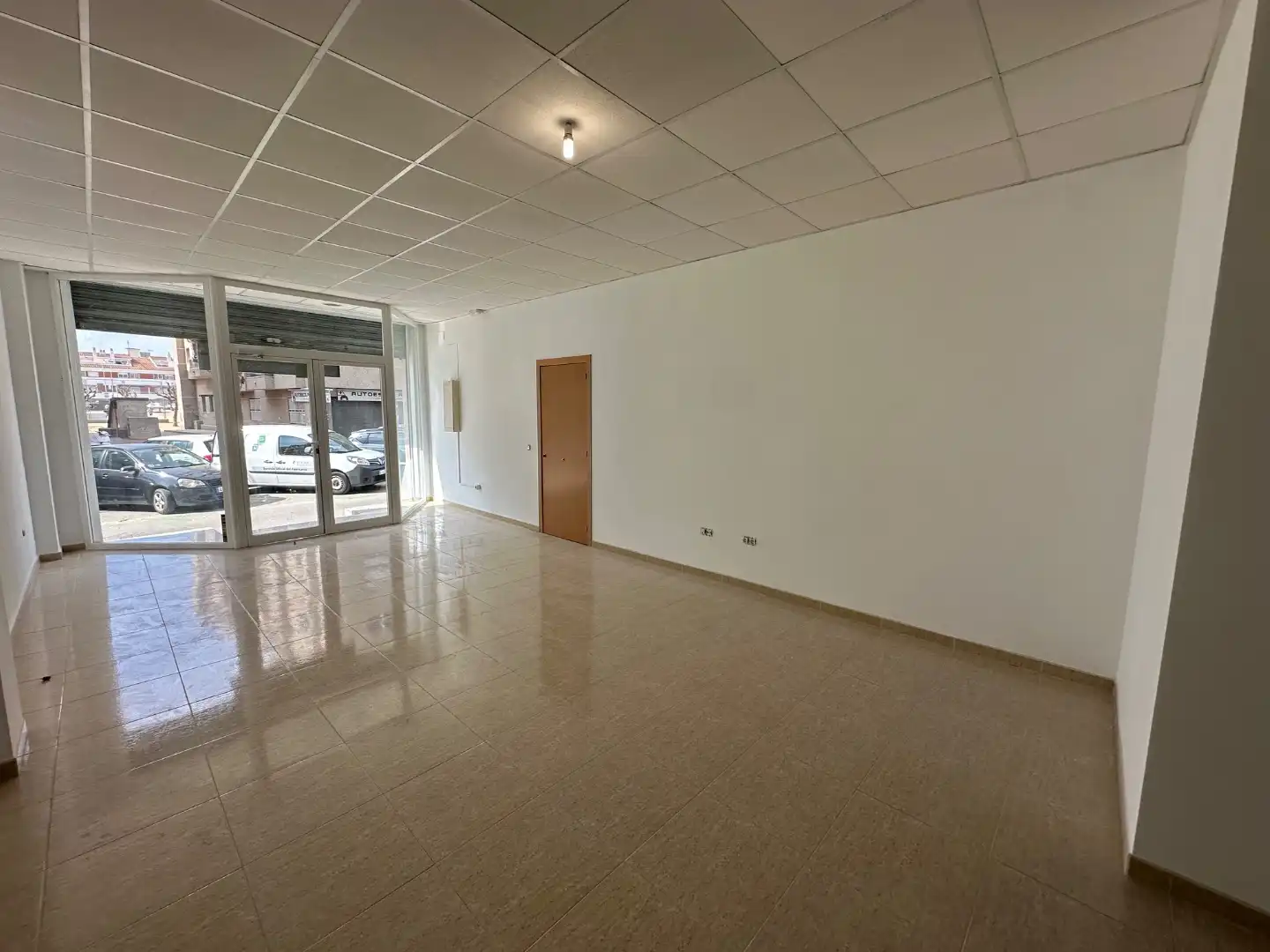 Business premises to rent in Paseo de europa 58, imagen 2