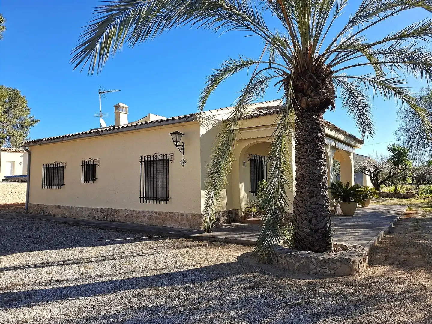 Vista exterior de Casa o xalet en venda en Ontinyent amb Traster i Piscina