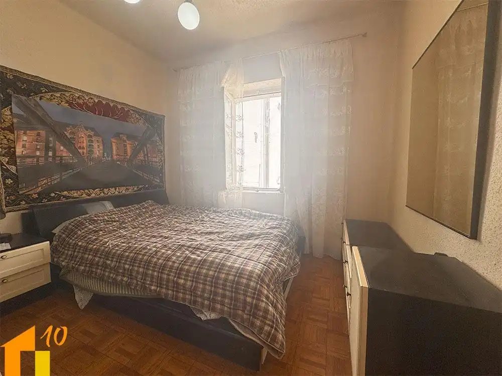 Bedroom of Apartments for sale in Burgos