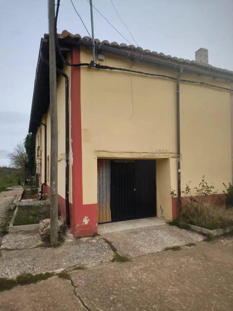 Vista exterior de Casa o chalet en venta en Melgar de Fernamental con Calefacción, Jardín privado y Trastero