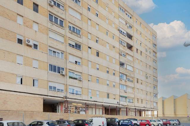 Piso en Venta en C/ Pintor Pedro Camacho en Juan XXIII