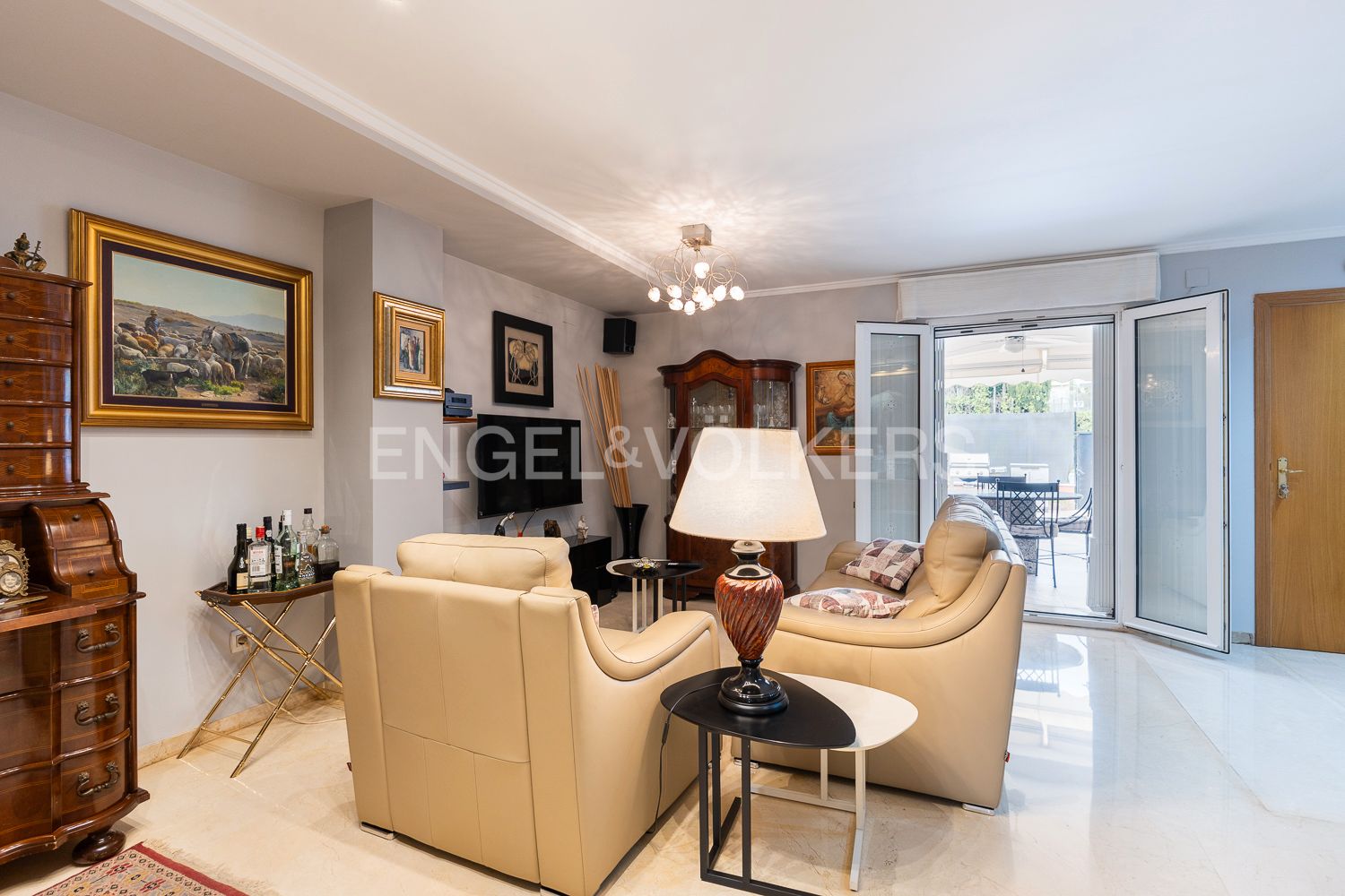 Sala d'estar de Casa o xalet en venda en Rocafort amb Aire condicionat, Calefacció i Jardí privat