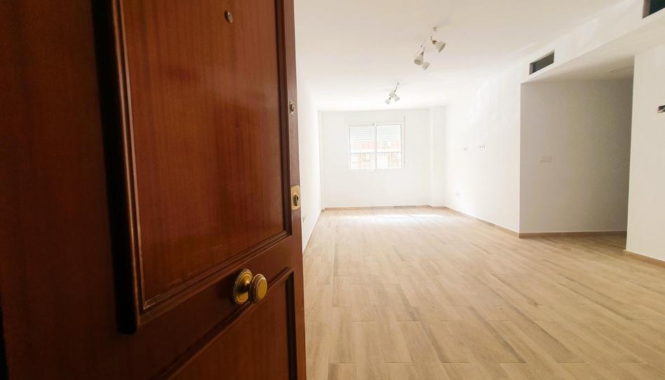 Photo 1 of Flat to rent in Calle Santa Maria del Rocio, 1, Cruz Roja, Sevilla