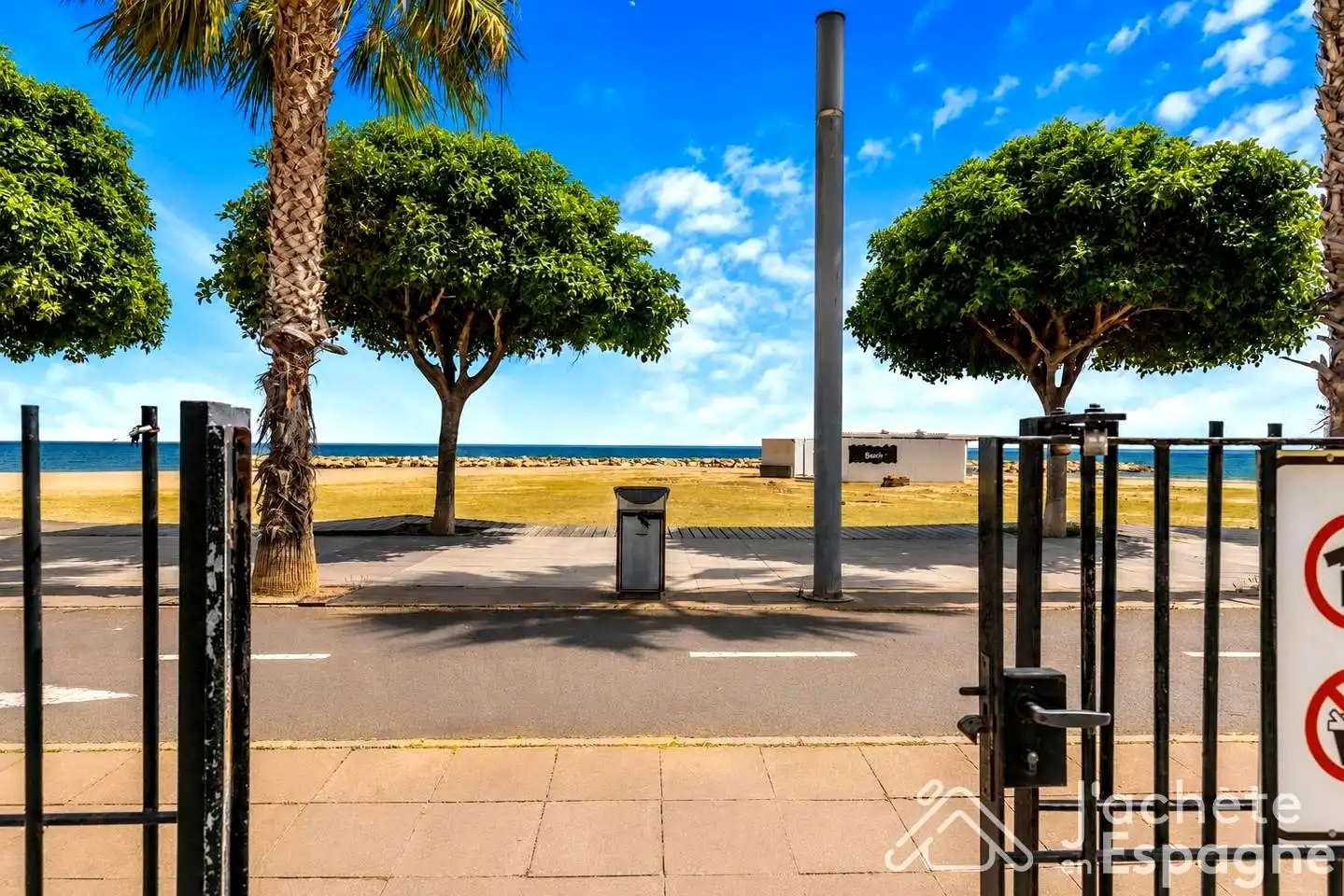 Vista exterior de Apartament en venda en Cambrils amb Moblat, Balcó i Internet