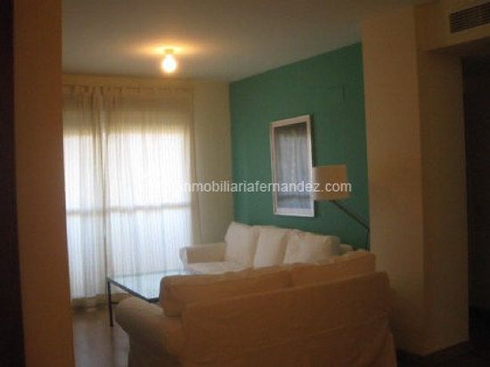 Sala d'estar de Apartament en venda en Cáceres Capital amb Calefacció, Jardí privat i Terrassa