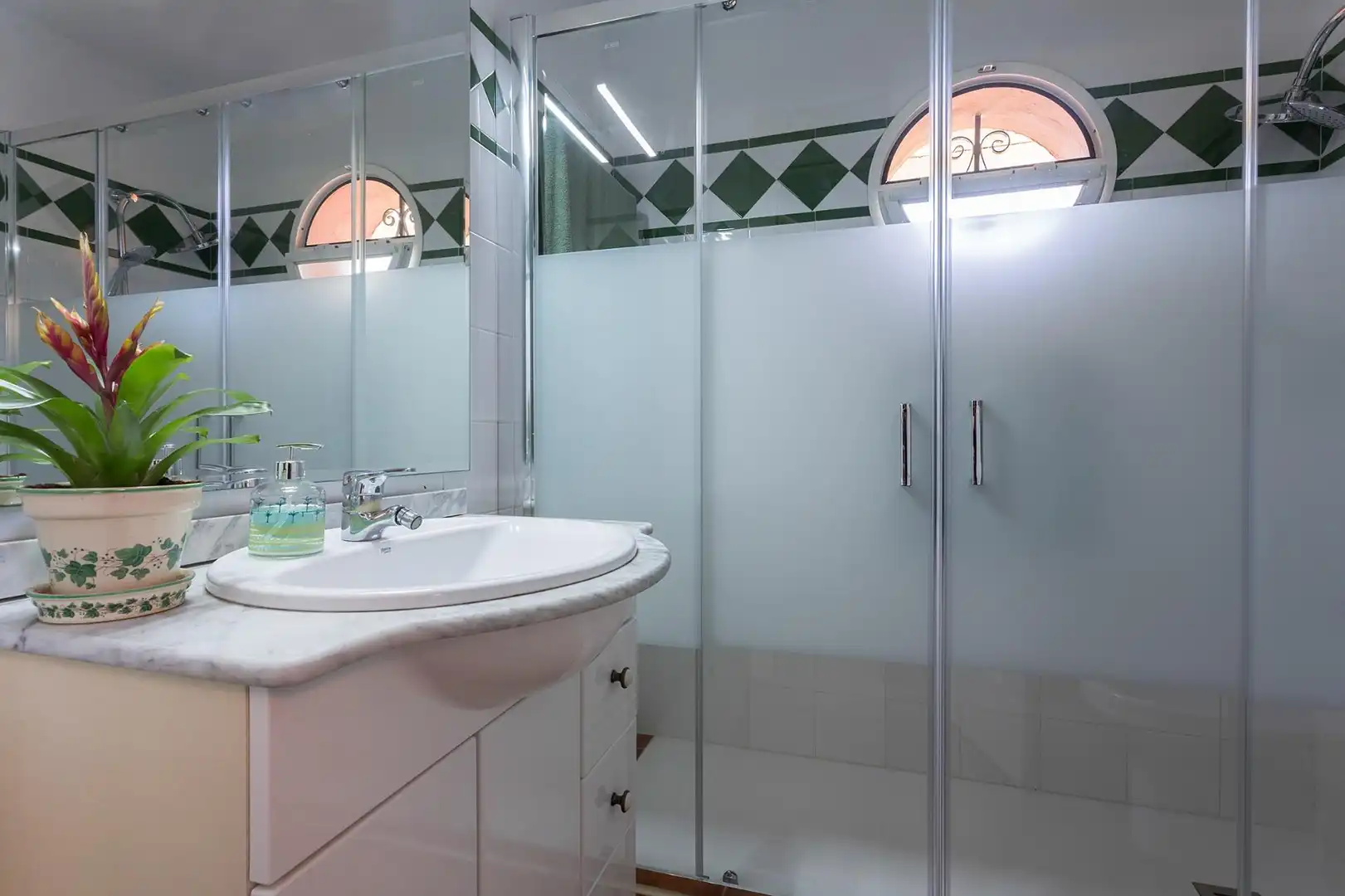 Bathroom of Houses for sale in El Puerto de Santa María  with Terrace