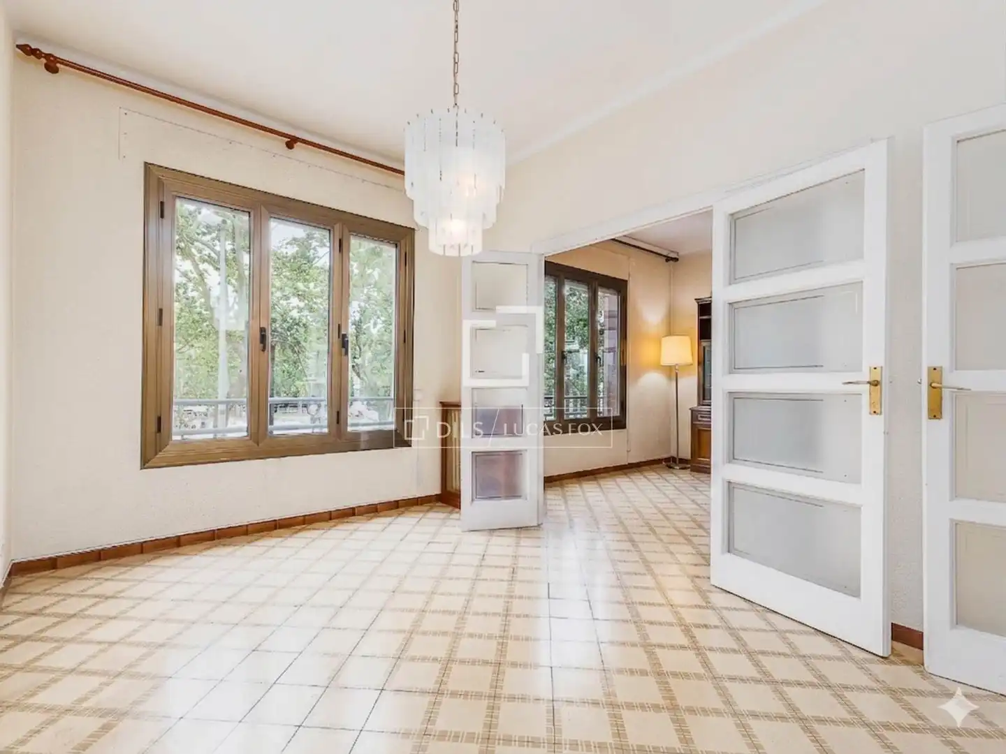 Außenansicht von Wohnung zum Verkauf in Barcelona mit Klimaanlage, Privatgarten und Terrasse